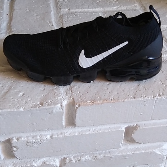 Nike Air VaporMax Flyknit 3 - Picture 2 of 7